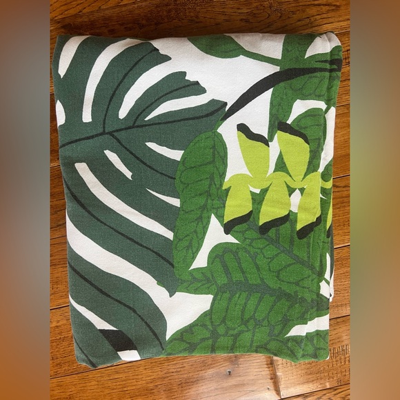 Finlayson Tablecloth with Tropical Leaf Design Green White - Picture 7 of 9